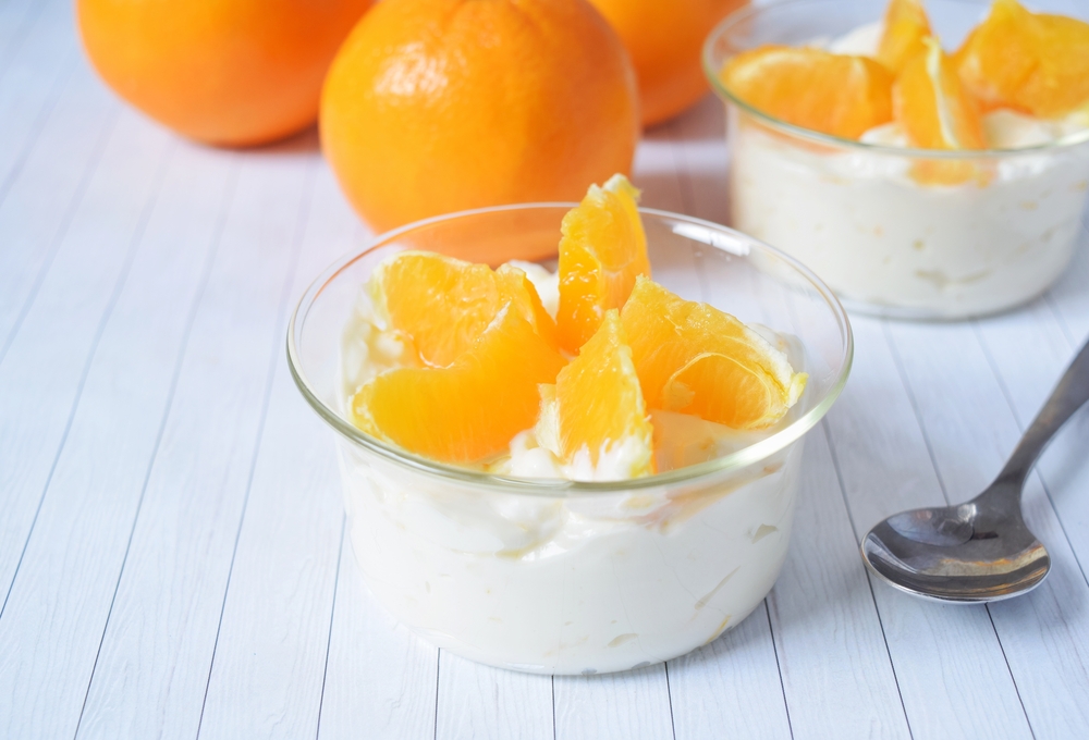 Joghurt mit Orangenstücken